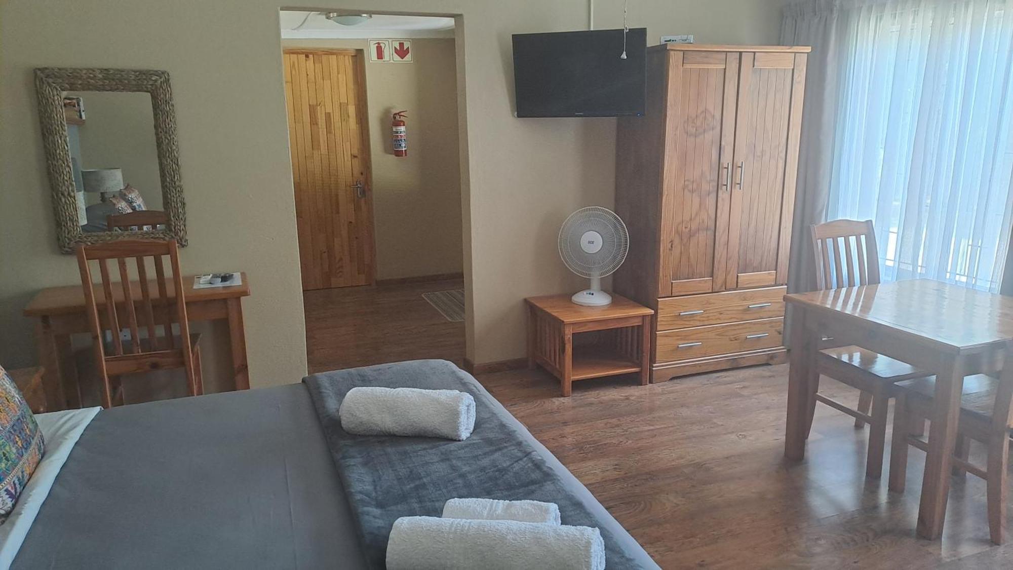 African Dawn B&B Calvinia Ngoại thất bức ảnh